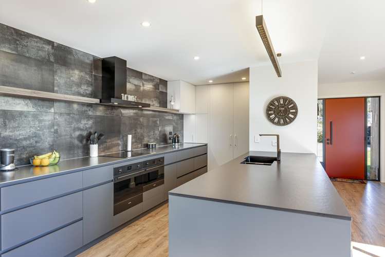 64 Les Wakefield Road_5