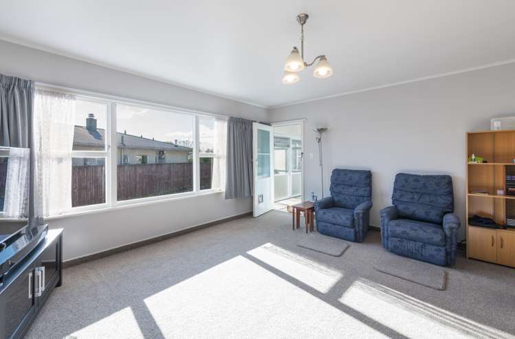 2/10 Matangi Street Stoke_6