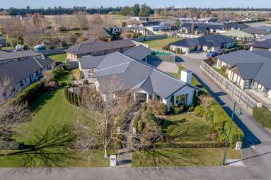 11 Charlesworth Drive_1