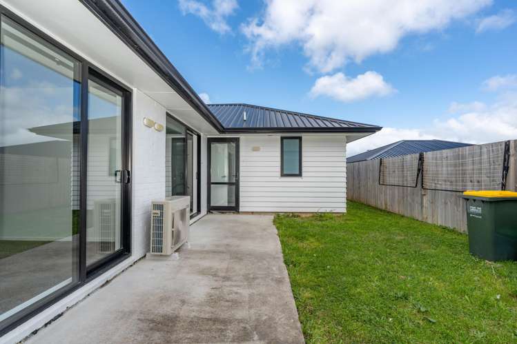 1/47 Cabourne Drive Glenview_14