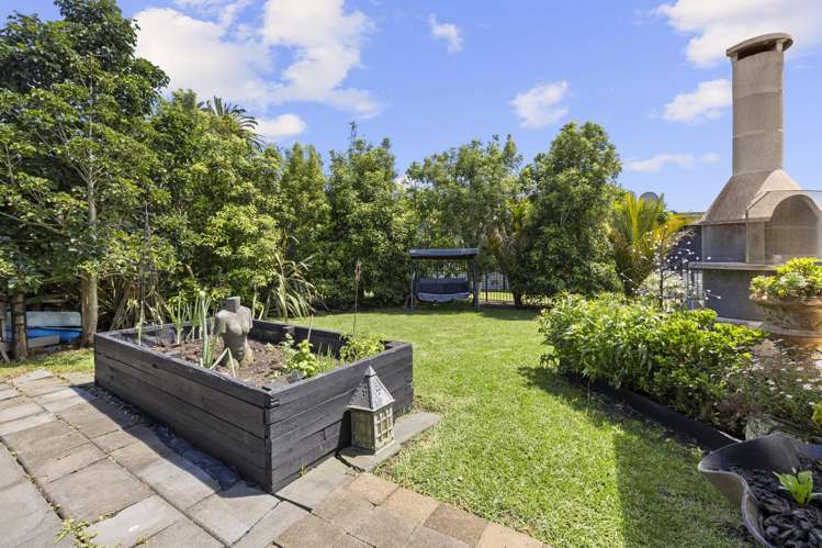 16 James Street Raglan_46