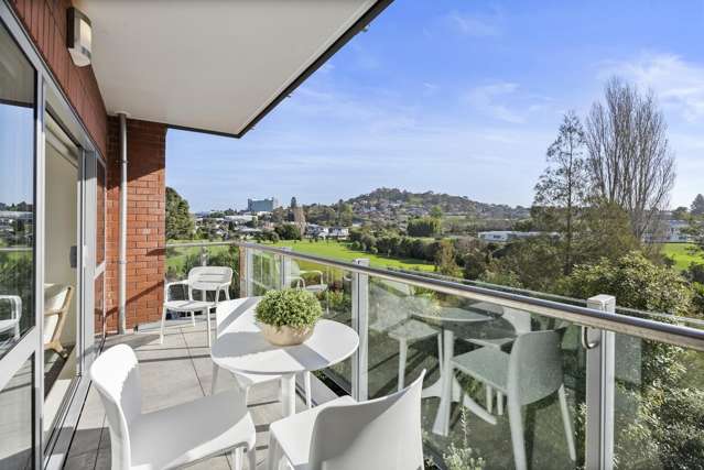 303/4 Wagener Place Mount Albert_1