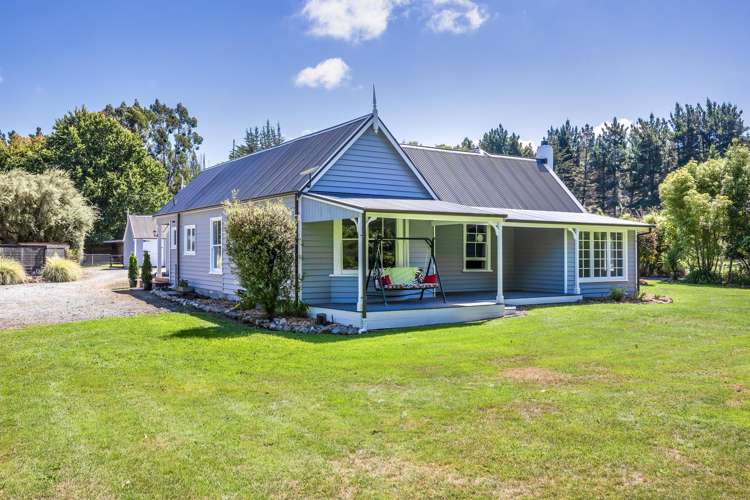 177 Round Hill Road_0