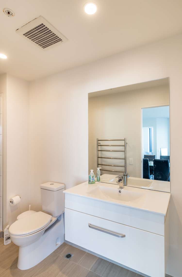 1502/18 Saint Martins Lane Grafton_6