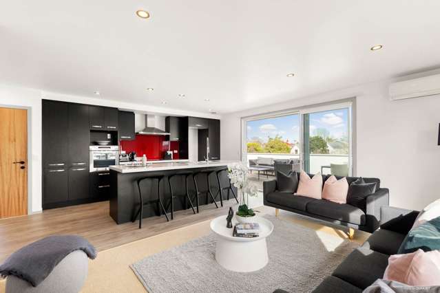 2/54 Strid Road Te Atatu South_1