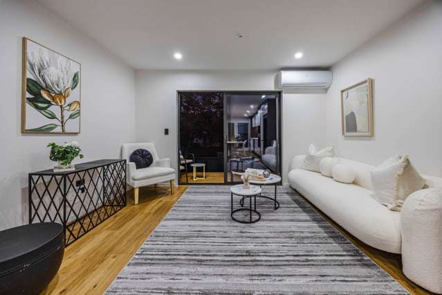 2 /1 Photinia Place Botany Downs_2
