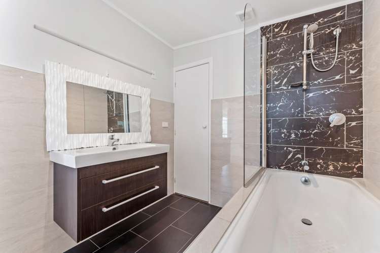 7 Vipond Road Stanmore Bay_18