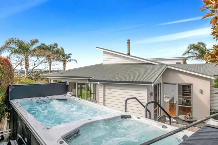 9 Intrepid Crescent Beachlands_5