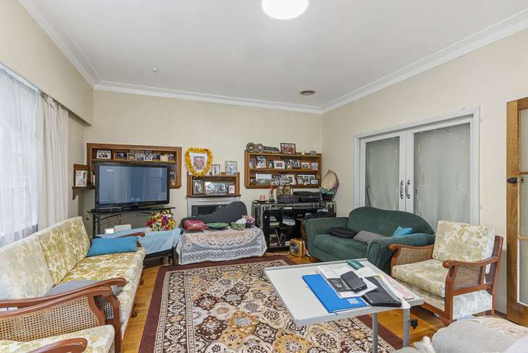 293 Massey Road Mangere East_11