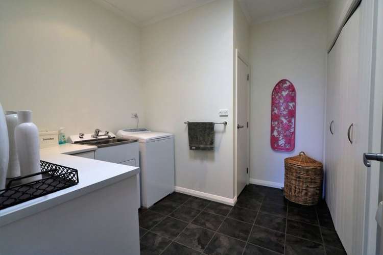 31 Clifton Avenue Carterton_15