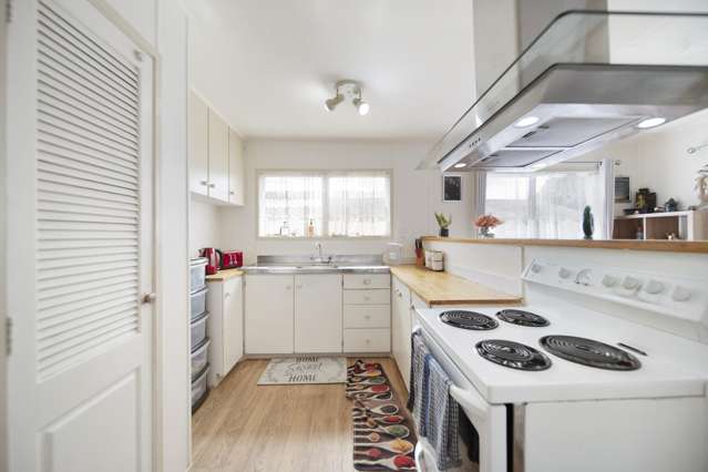 1/10 Dorendia Place Clendon Park_4