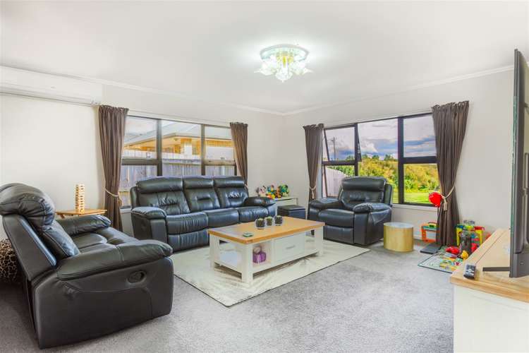 54 Farnborough Drive Nawton_9