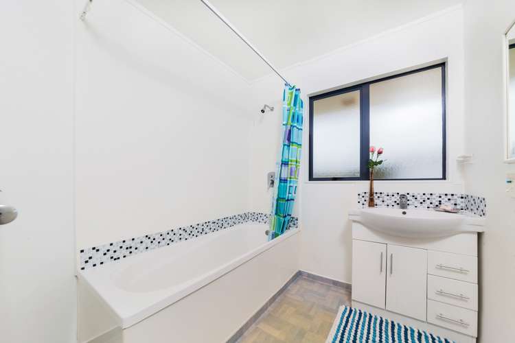 17 Robin Brooke Drive Flat Bush_15