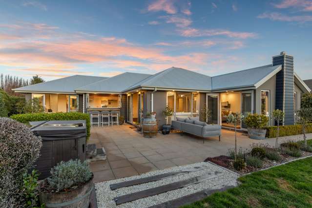 Sun-filled, Contemporary Northwood Residence!