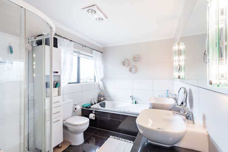 16 Frankie Stevens Place Riverstone Terraces_16