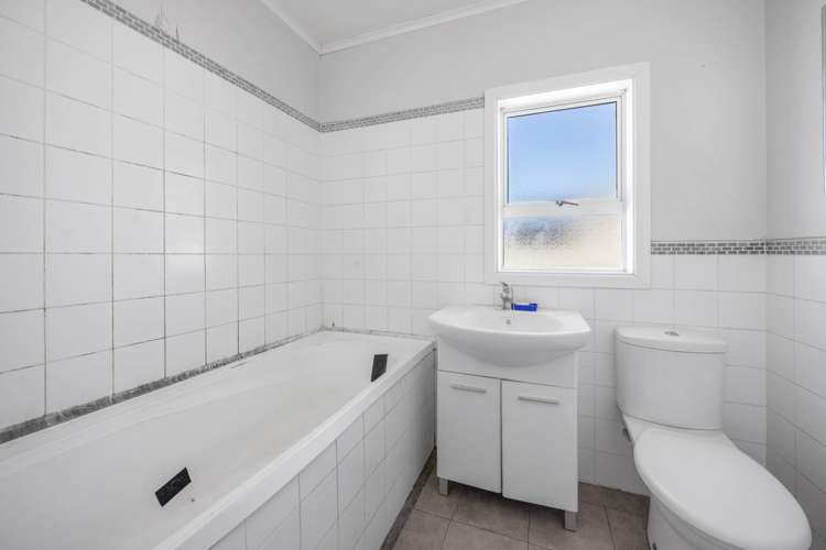 43 Wedgwood Avenue Mangere East_17