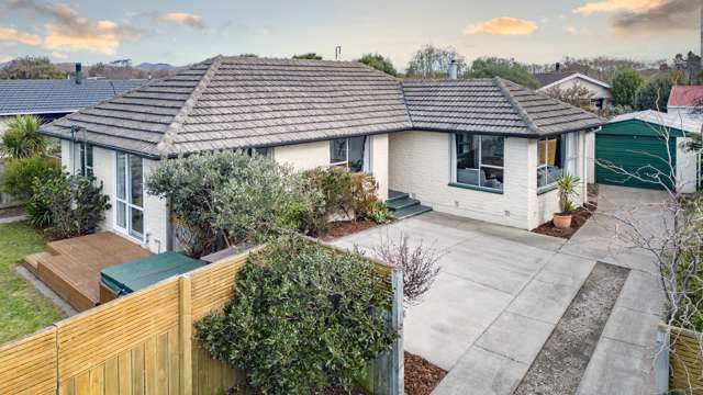 484 Mairehau Road Parklands_1