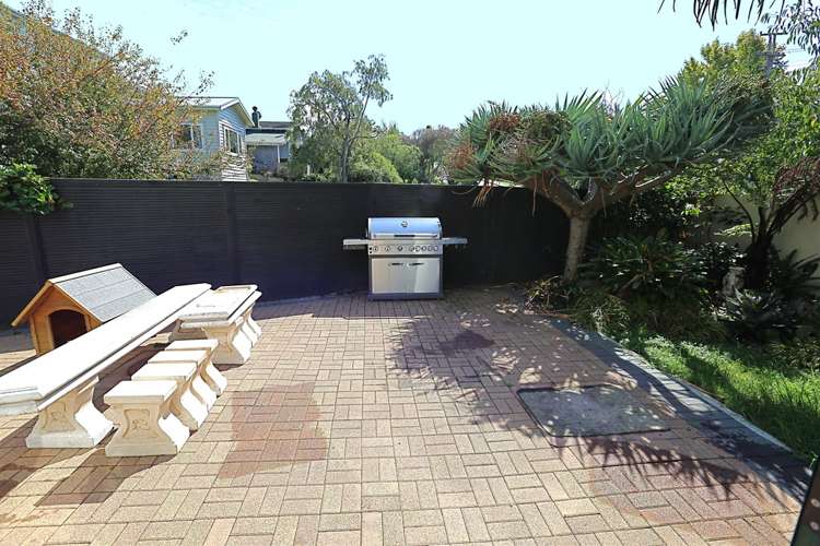 1/105 Beach Road Mellons Bay_5