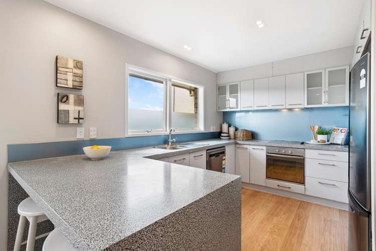 77 Kiwi Esplanade Mangere Bridge_8