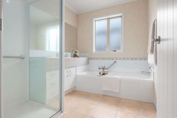 21 Sovereign Isle Lane Rototuna_10