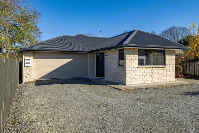 Sunny, easy-care living in a prime location