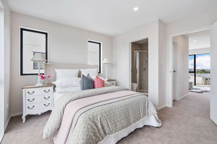 2/80 Ruawai Road Mount Wellington_7