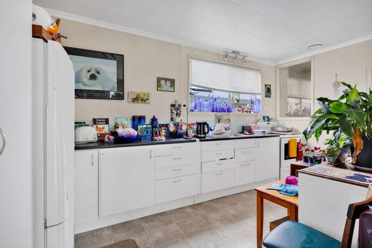 84 and 84a Argyle Street Hawera_12