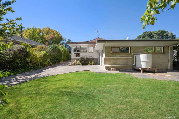 16 Dennis Avenue Hillpark_11