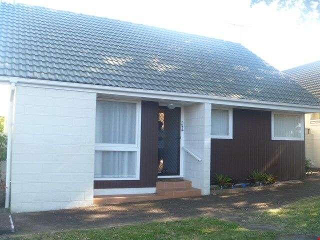 2/55 Cook Street Howick_1