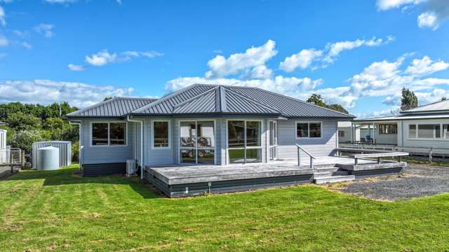 Modern Lockwood in the heart of Puriri