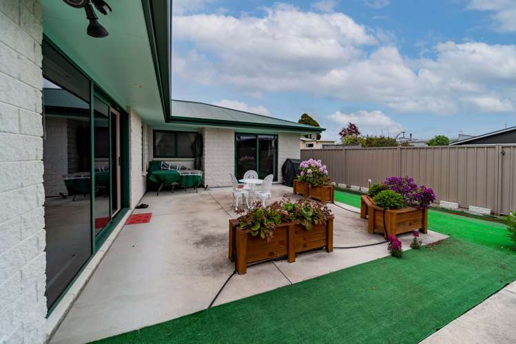 7 Gregory Grove Clive_6