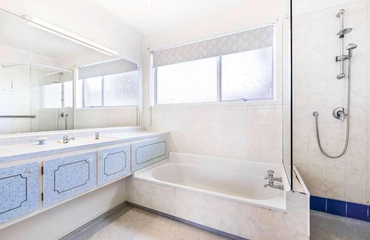 19 Taitua Drive Te Atatu South_17