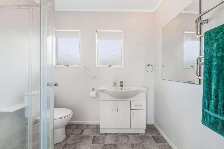 1 Hinemoa Place Snells Beach_13