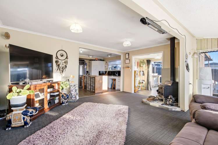 24 Hinemoa Avenue Taupo_4
