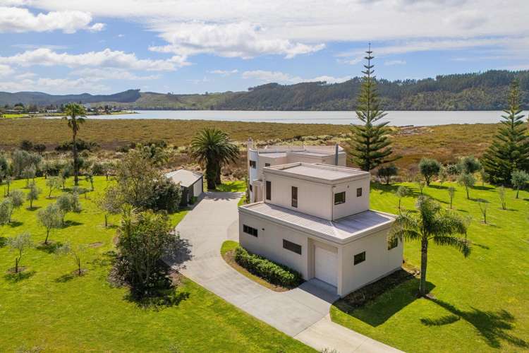 141 Everitt Crescent Whangamatā_5