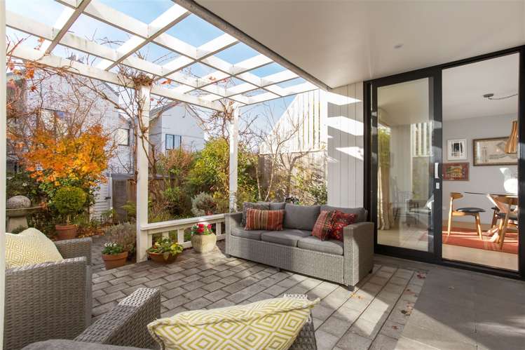 6 Park Terrace Lyttelton_17