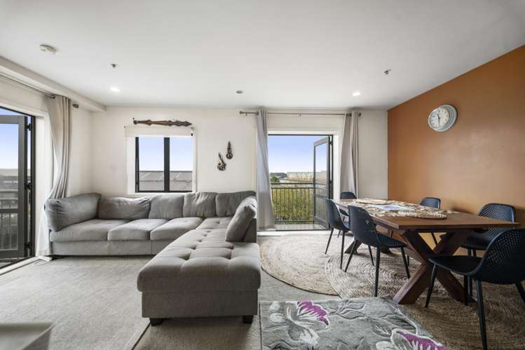 2A/10 Crown Lynn Place New Lynn_11