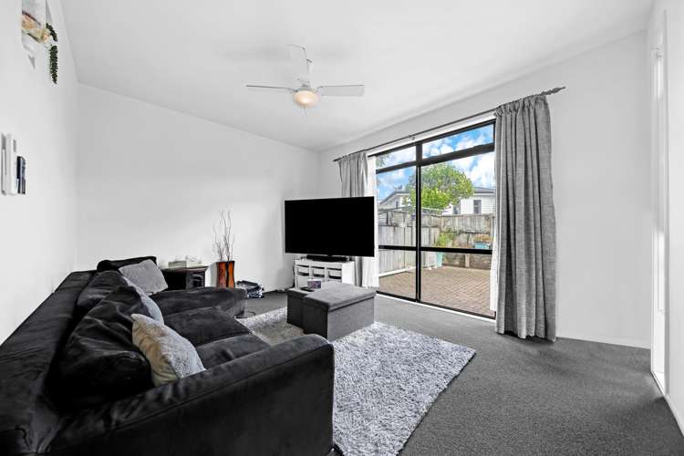 44/2 Armoy Drive East Tamaki_5