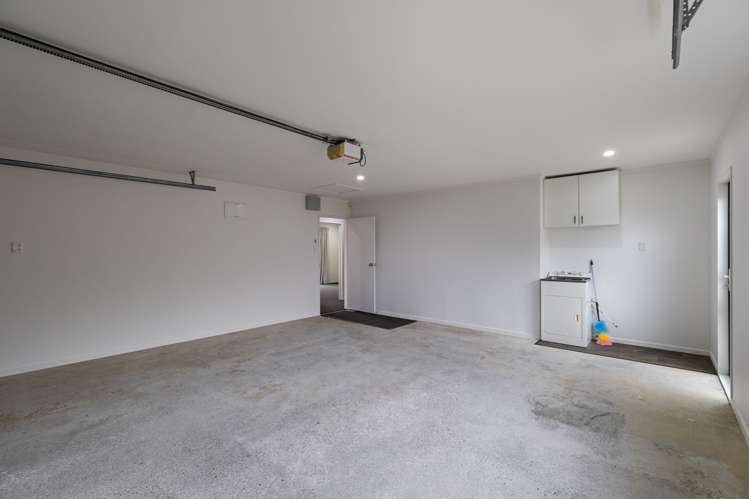 21 Logan Way Kelvin Grove_18