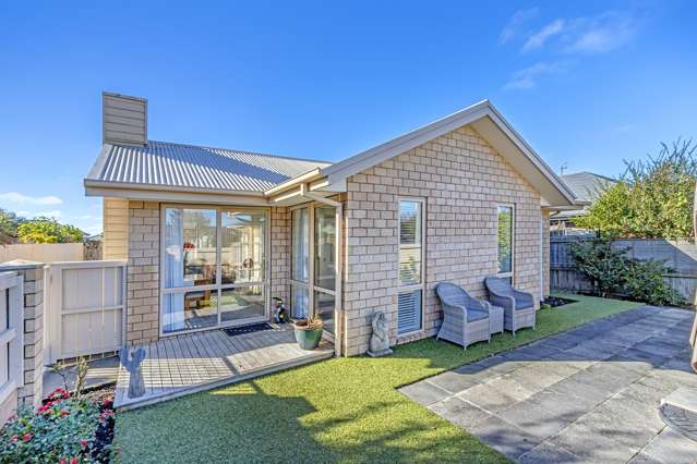 Location - Tick, Easy Care Living - Tick