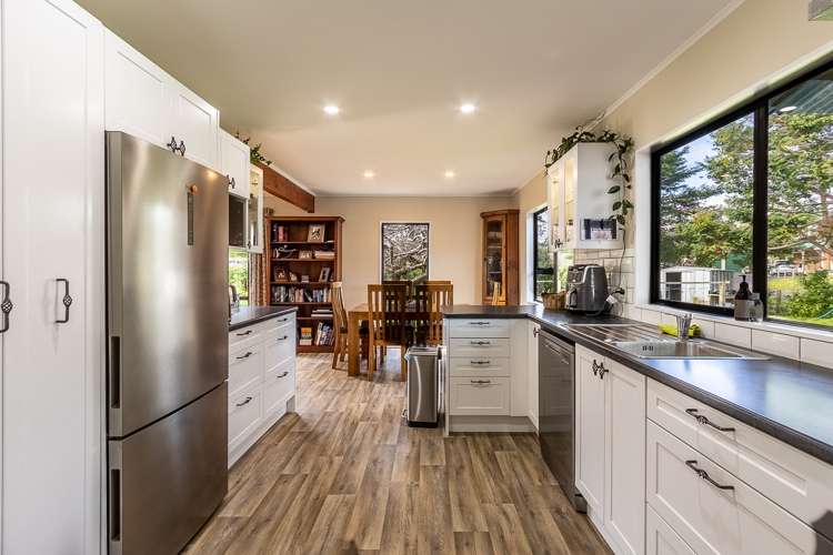 323 Mazengarb Road Paraparaumu_8