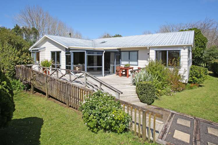 87 Pukeoware Road Waiuku_35