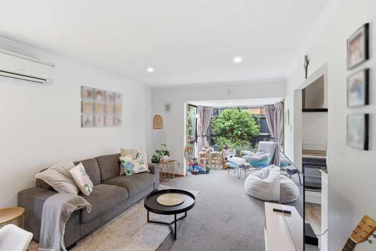 8/4 Broadbent Street_2