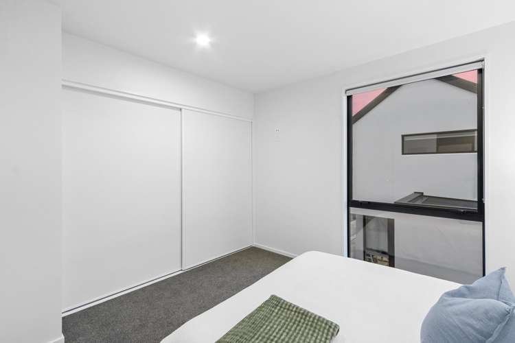 2/49 Laurence Street Waltham_6