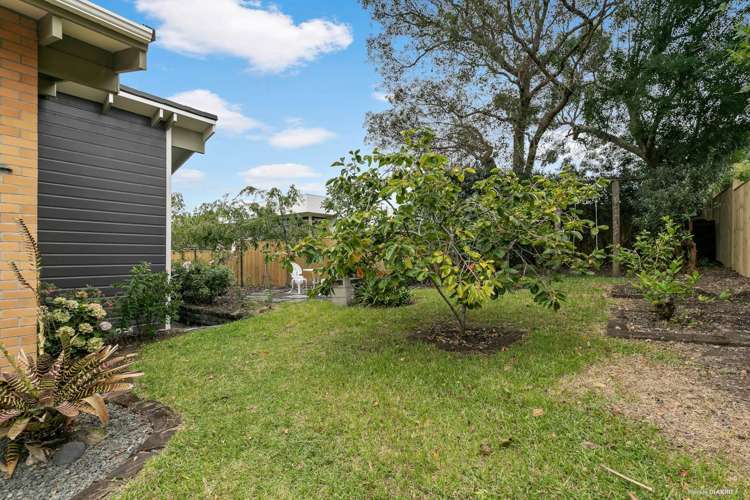 26 Wairata Place Te Atatu South_11