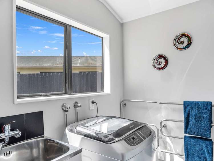 7 Charisma Court Kelvin Grove_26