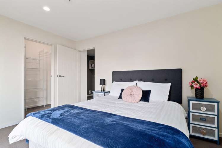 8 Goldleaf Hill Queenstown_13