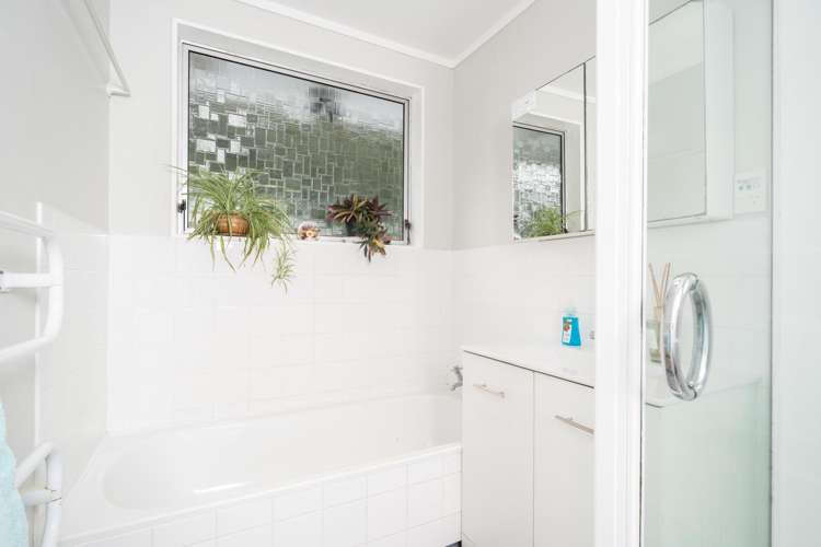 4 Rokewa Way Paparangi_10