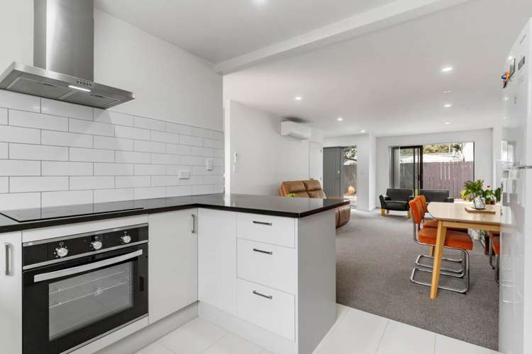 100B Point England Road Pt England_5