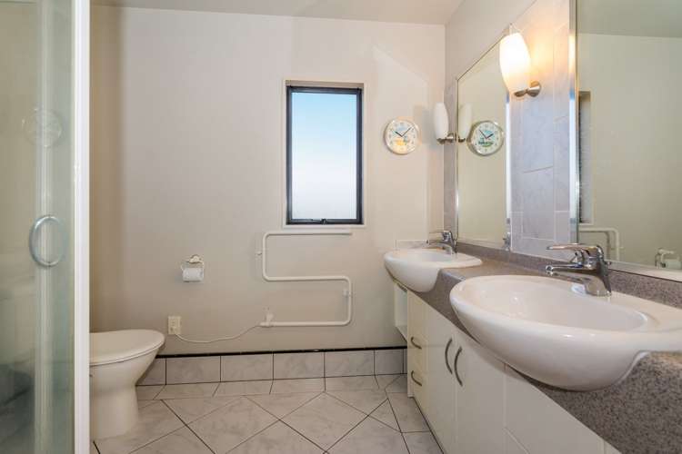 19 Ridge Valley Drive Browns Bay_19